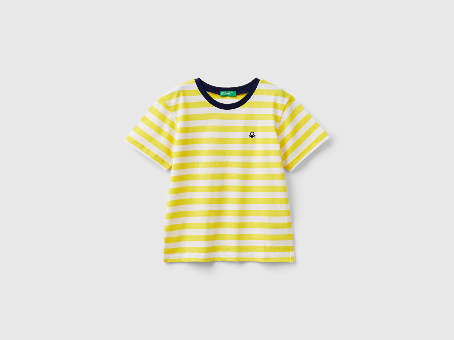 Benetton Erkek Çocuk Sarı-Beyaz Sol Göğsü Logolu İnce Yatay Çizgili Bisiklet Yaka T-Shirt