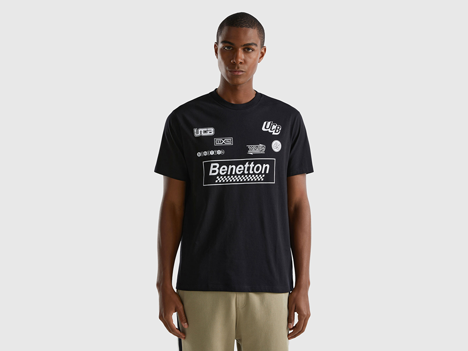 Benetton Erkek Siyah %100 Pamuk Önü ve Arkası Logo Baskılı Bisiklet Yaka T-Shirt