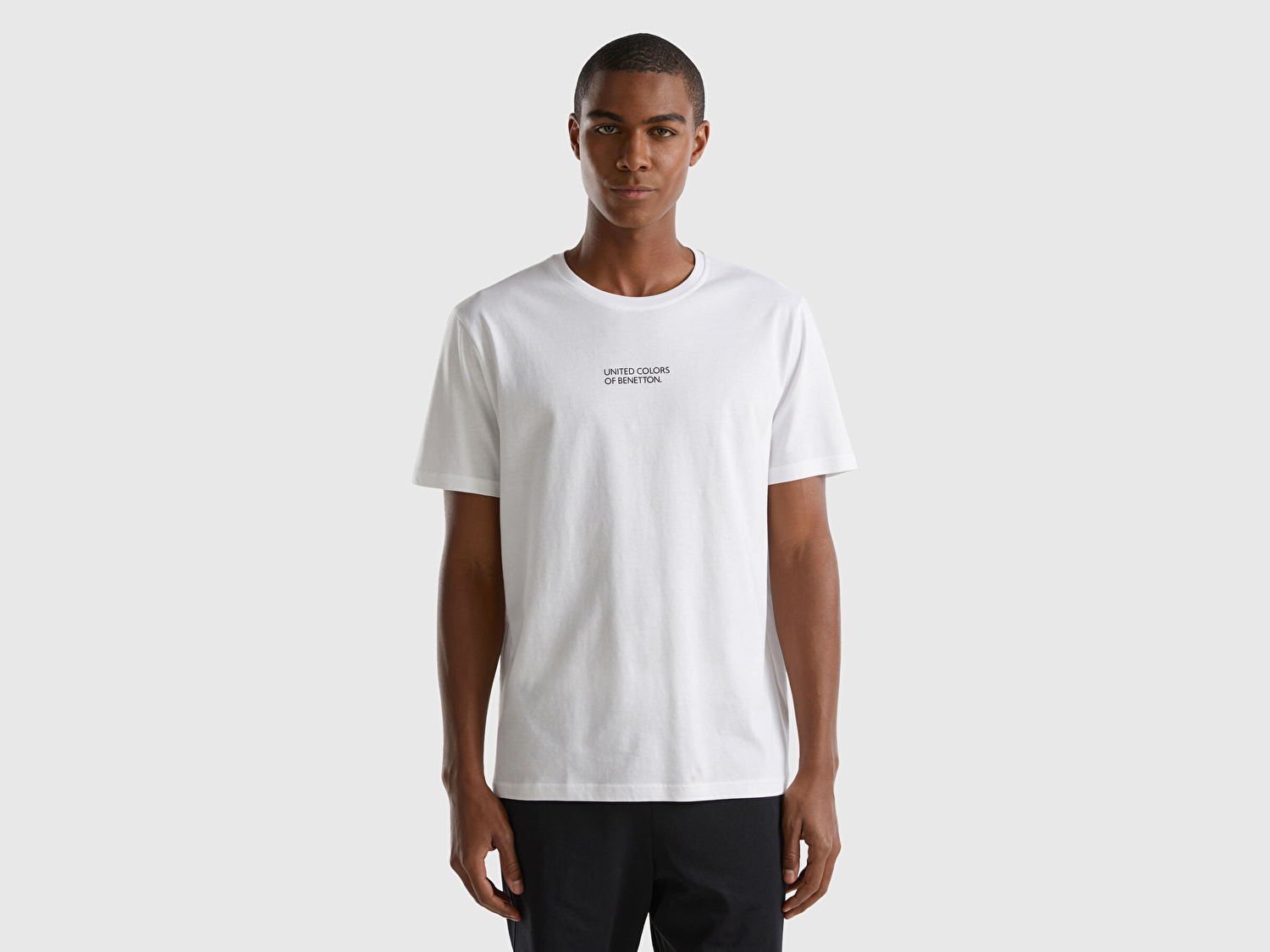 Benetton Erkek Beyaz %100 Pamuk Önü Logo Baskılı Dikişli Bisiklet Yaka T-Shirt