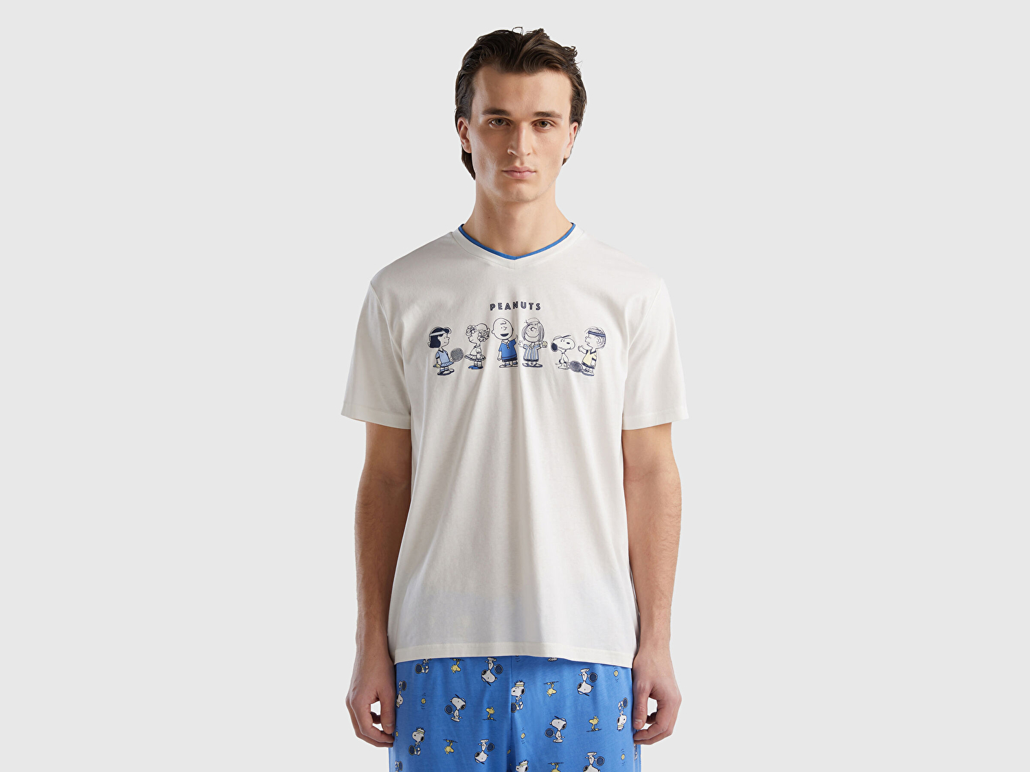 Benetton Erkek Krem %100 Pamuk Peanuts Baskılı V Yaka T-Shirt