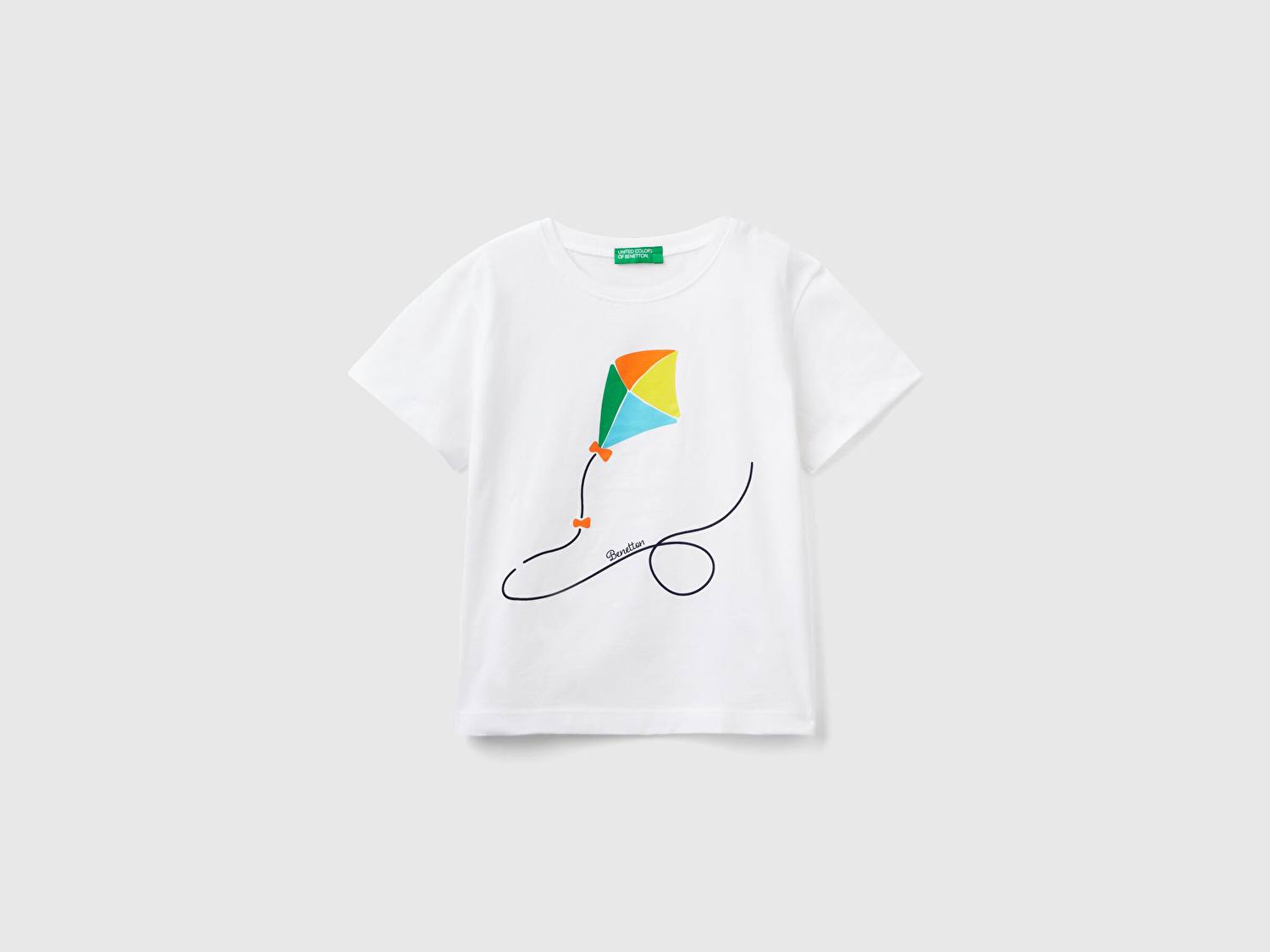 Benetton Erkek Çocuk Beyaz Önü Çok Renkli Baskılı Normal Kesim Bisiklet Yaka T-Shirt