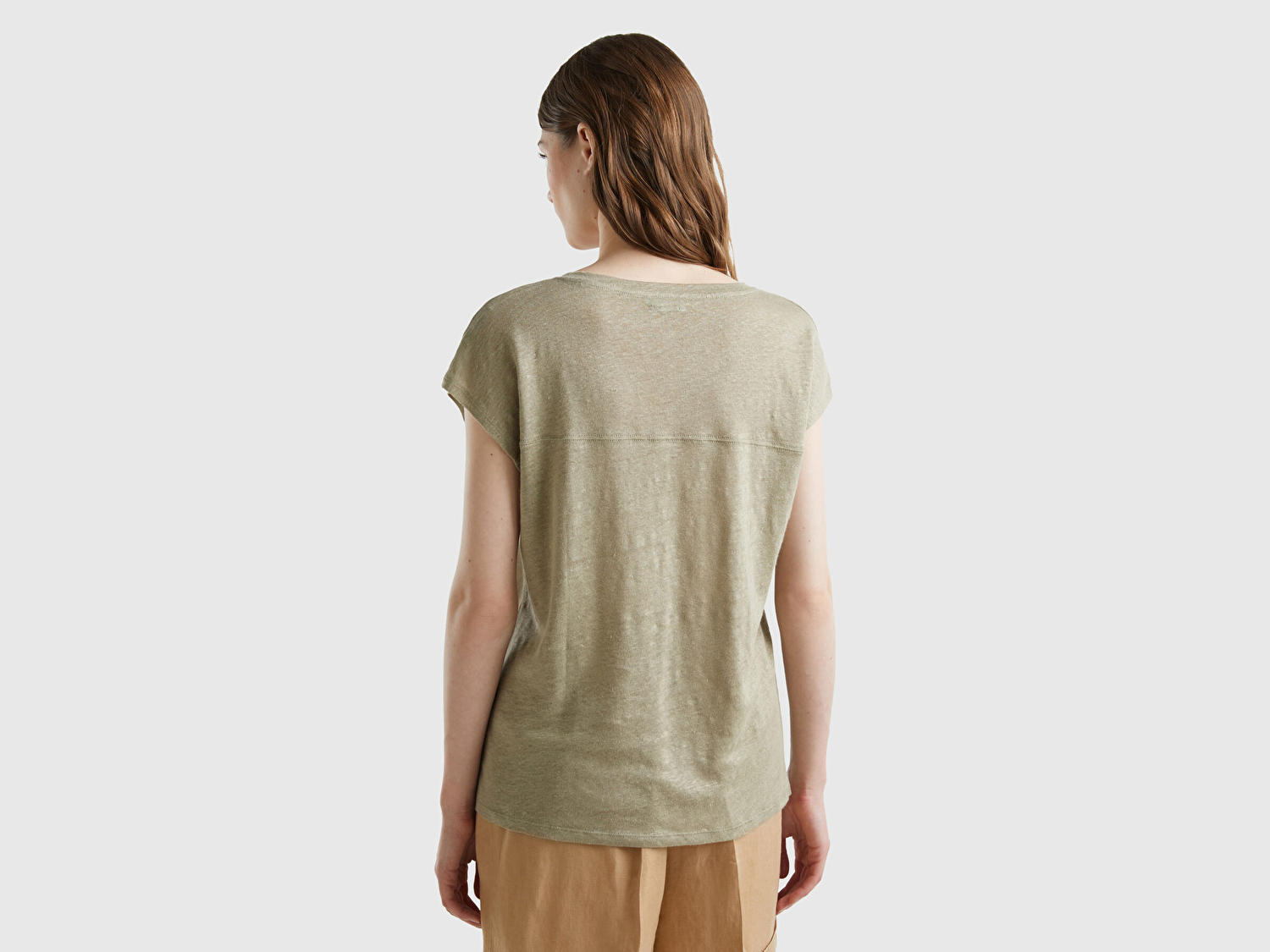 Benetton Kadın Haki %100 Keten Rahat Kalıp Derin V Yaka Kolsuz T-Shirt