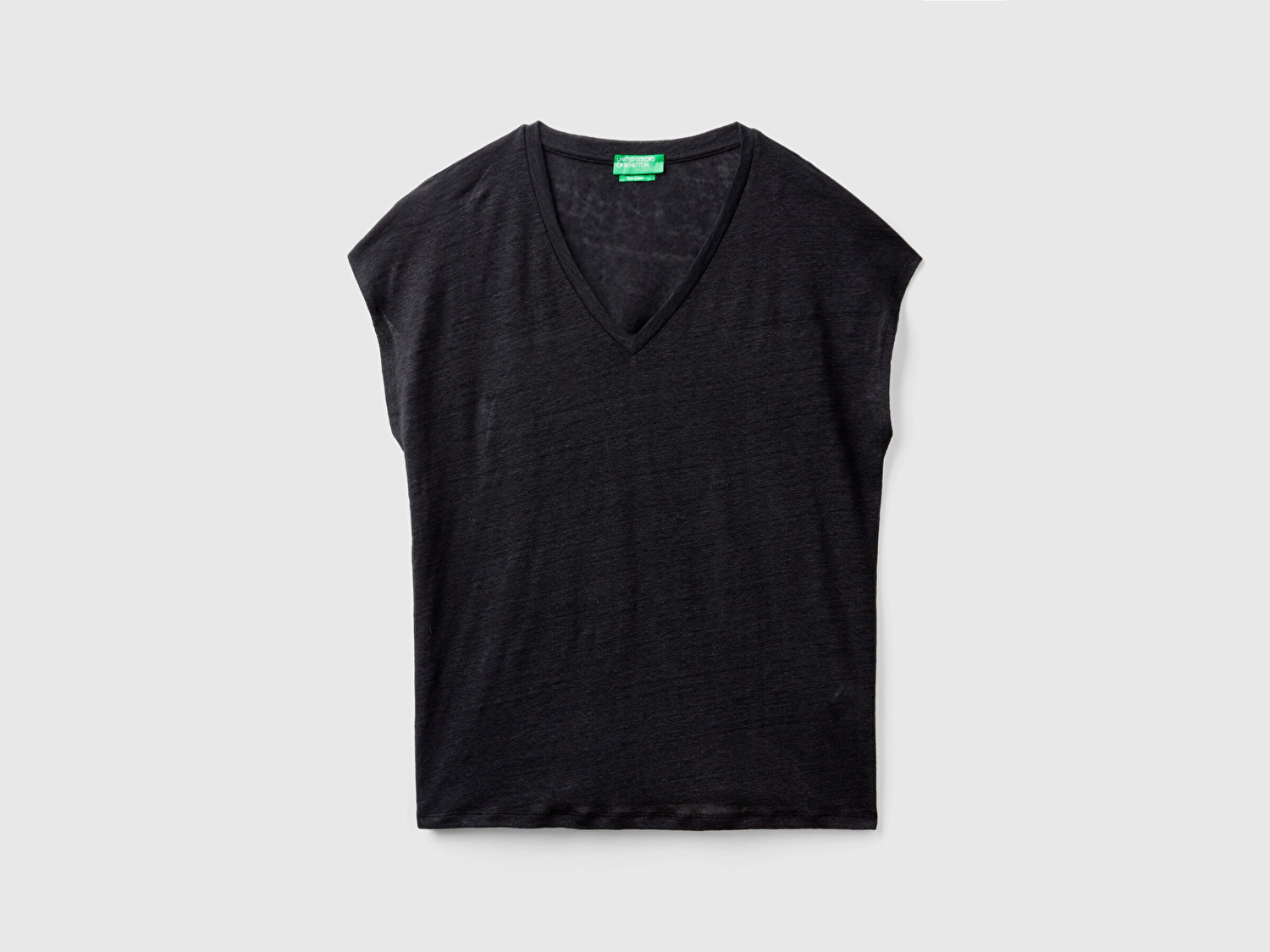 Benetton Kadın Siyah %100 Keten Rahat Kalıp Derin V Yaka Kolsuz T-Shirt