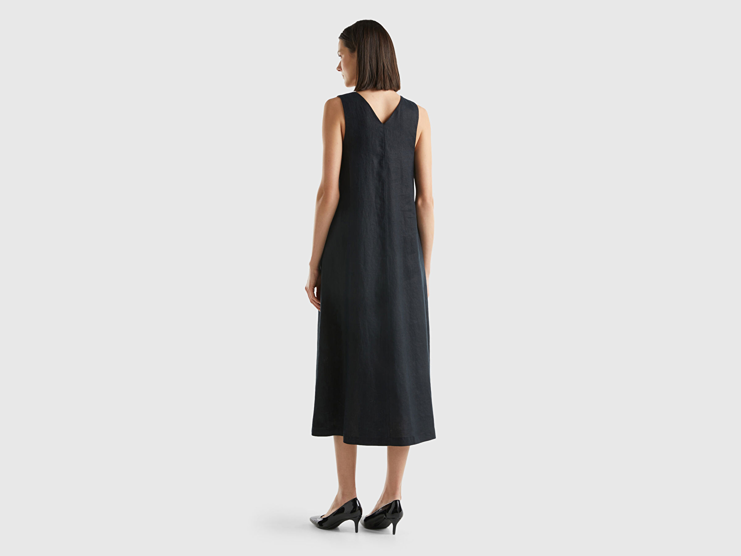 Benetton Kadın Siyah %100 Keten V Yaka Kolsuz A Kesim Midi Elbise