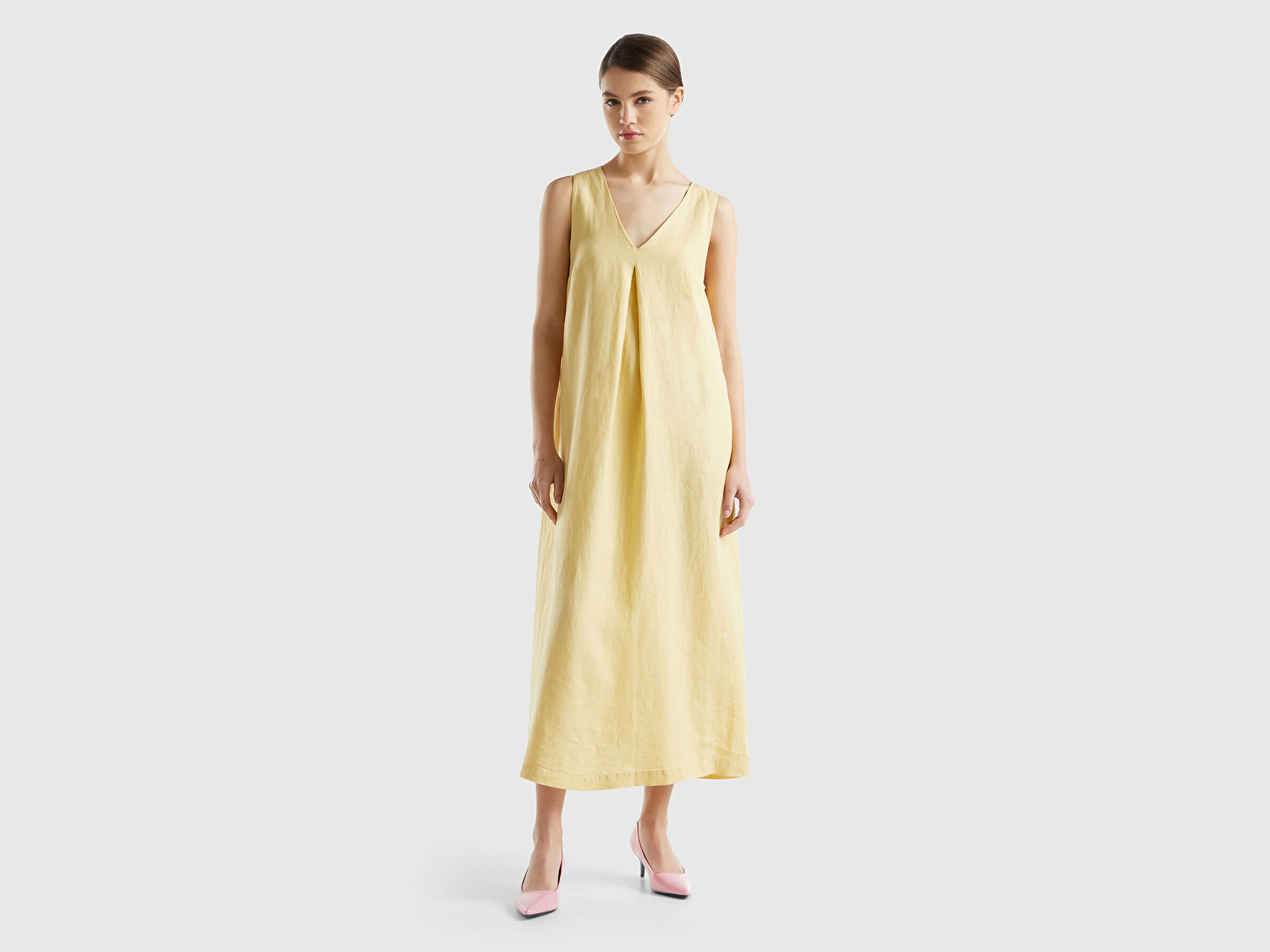 Benetton Kadın Açık Sarı %100 Keten V Yaka Kolsuz A Kesim Midi Elbise