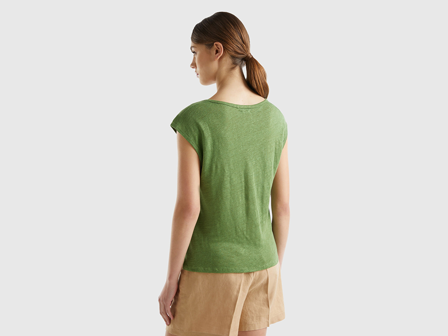 Benetton Kadın Soluk Yeşil %100 Keten Rahat Kalıp Geniş Bisiklet Yaka Kolsuz T-Shirt