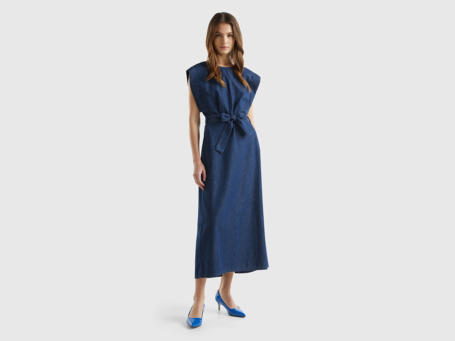 Benetton Kadın İndigo %100 Pamuk Beli Bağlamalı Yırtmaçlı Sırt Dekolteli Elbise