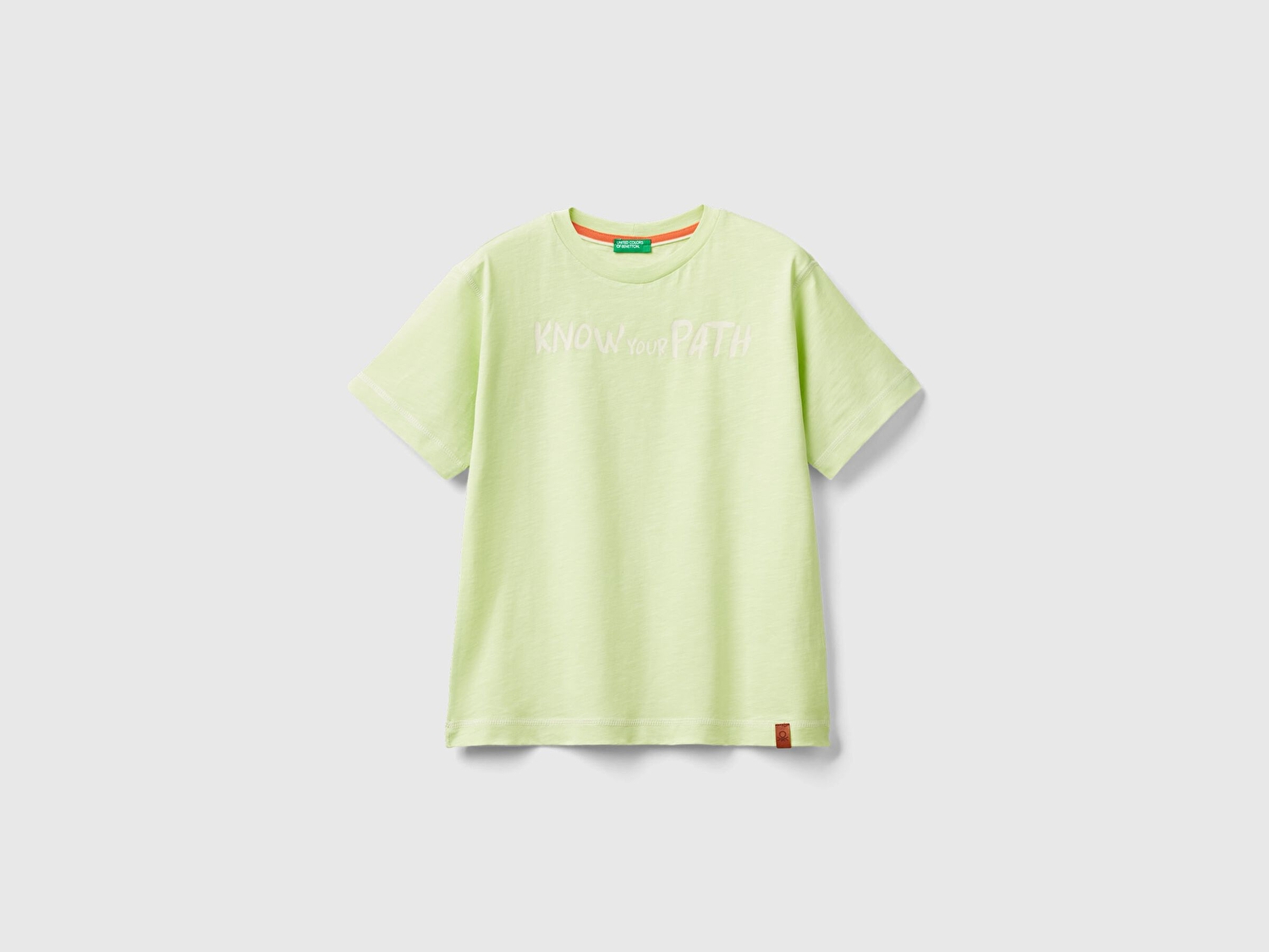 Benetton Erkek Çocuk Açık Yeşil Önü ve Arkası Baskı Detaylı Etek Ucu Logolu T-Shirt