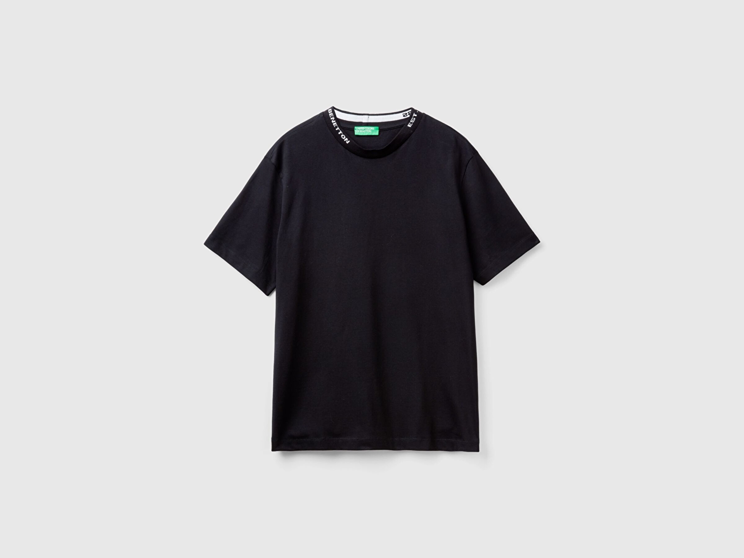 Benetton Erkek Siyah %100 Pamuk Yakası Logo Detaylı Bisiklet Yaka T-Shirt