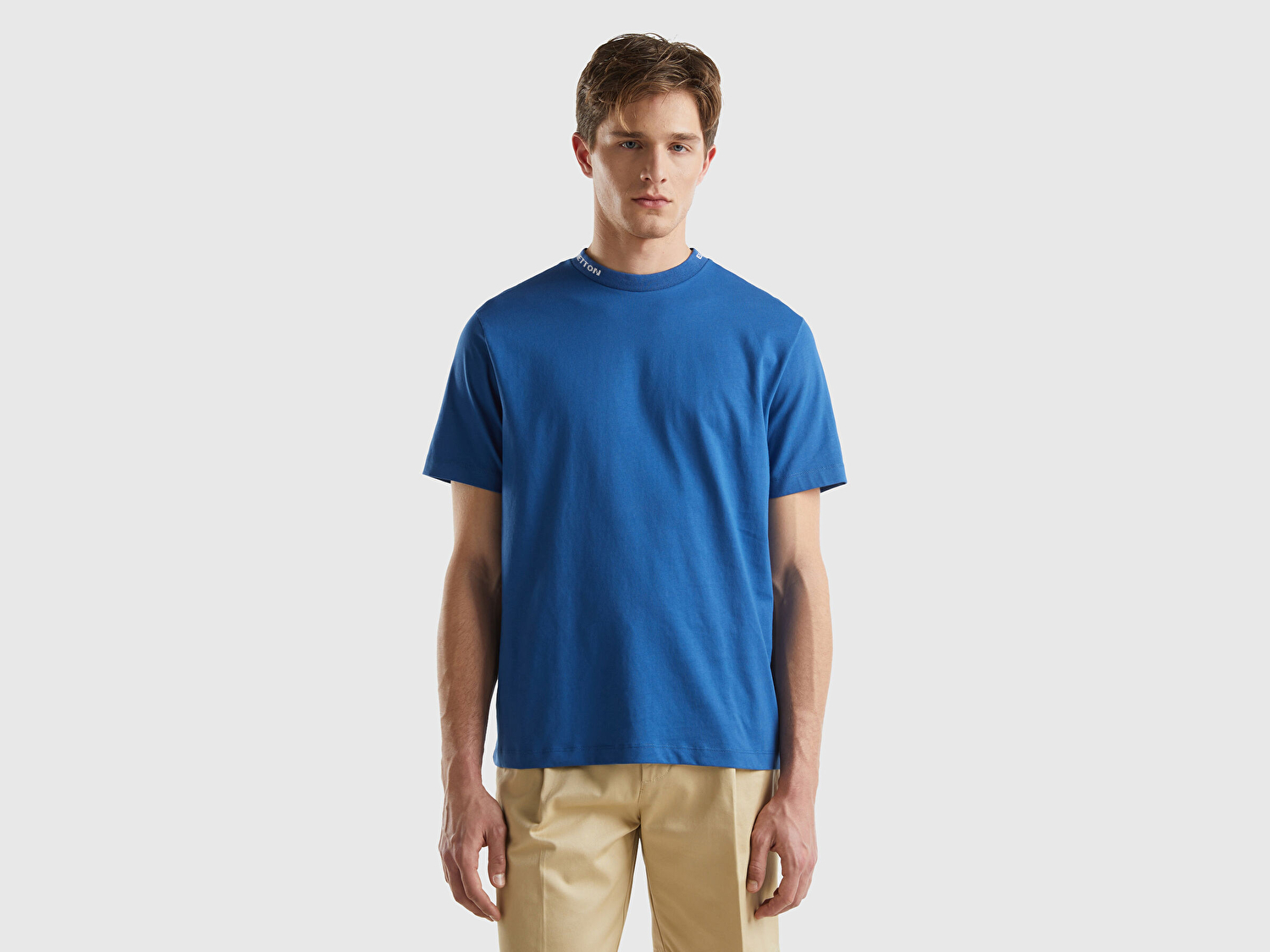 Benetton Erkek Koyu Mavi %100 Pamuk Yakası Logo Detaylı Bisiklet Yaka T-Shirt