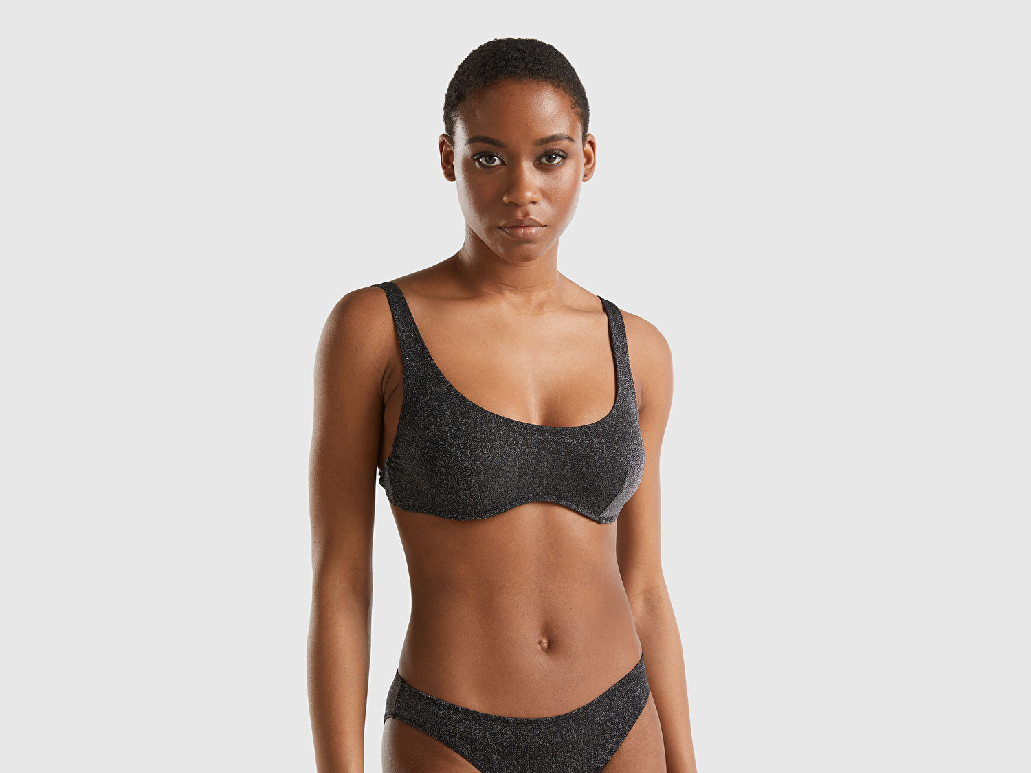 Benetton Kadın Siyah Kenarı Logo İşlemeli Ayarlanabilir Askılı Bikini Üstü