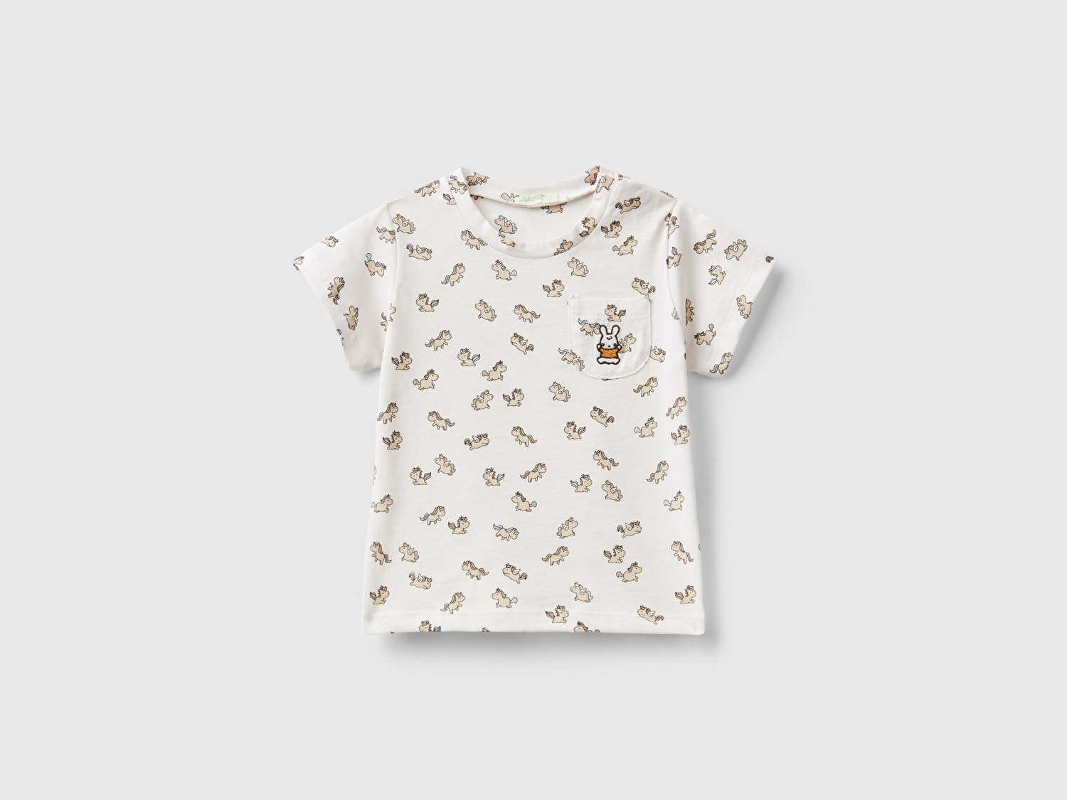 Benetton Bebek Bej Göğsü Tavşan Logosu İşlemeli Desenli Omzu Çıtçıtlı T-Shirt