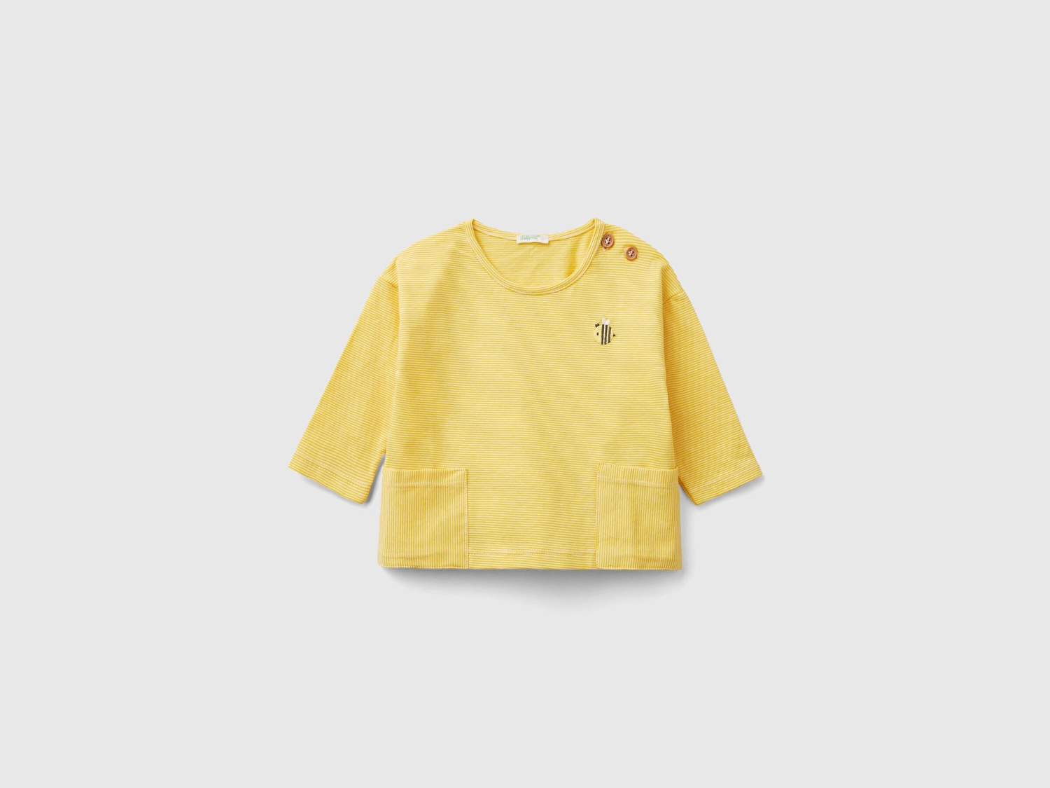 Benetton Bebek Sarı Göğsü Nakış İşlemeli Yama Cepli Dekoratif Düğmeli T-Shirt