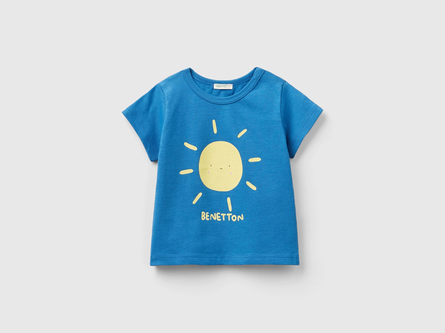 Benetton Bebek Saks Mavi Önü Grafik Baskılı Omzu Çıtçıtlı Dekoratif Dikişli T-Shirt