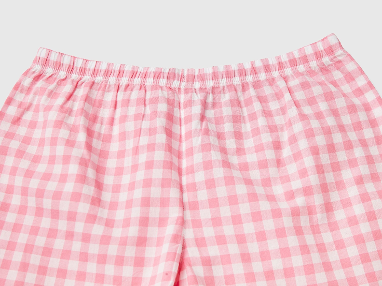 Benetton Kız Çocuk Beyaz Cebi Fırfır Detaylı Desenli Şortlu Pijama Takımı