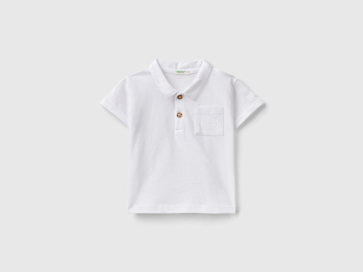 Benetton Bebek Beyaz Göğsü Nakış İşlemeli Yama Cepli Yakası Düğmeli T-Shirt