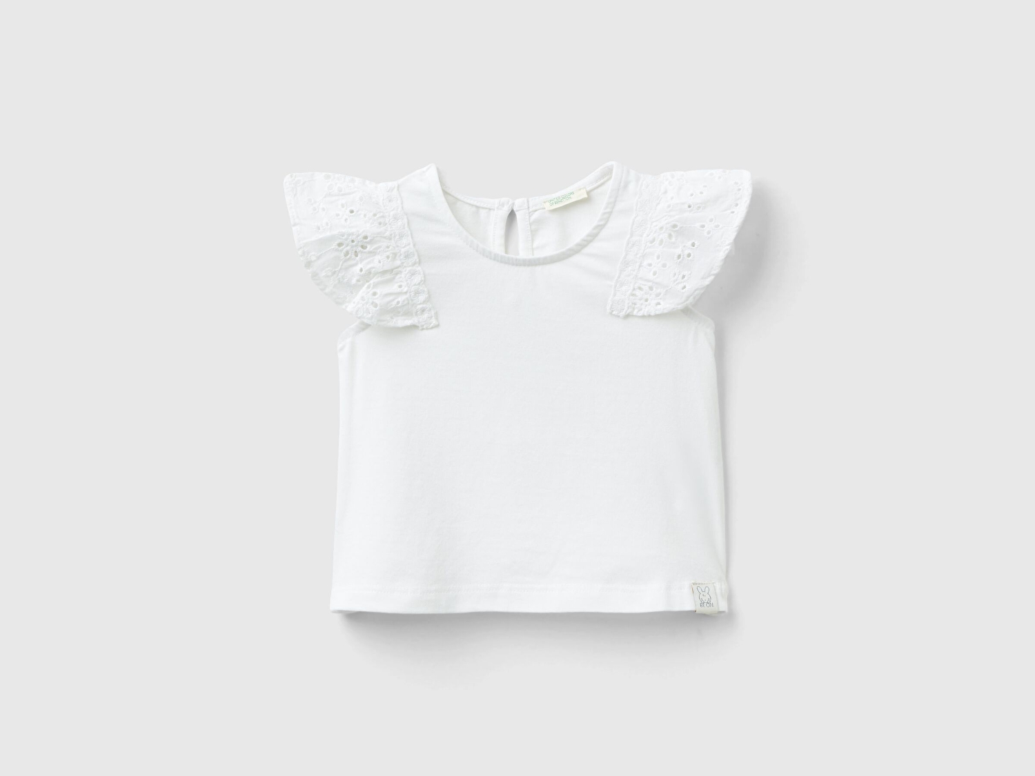 Benetton Bebek Beyaz Önü Logo Detaylı Arkası Dekoratif Düğmeli Fırfırlı T-Shirt