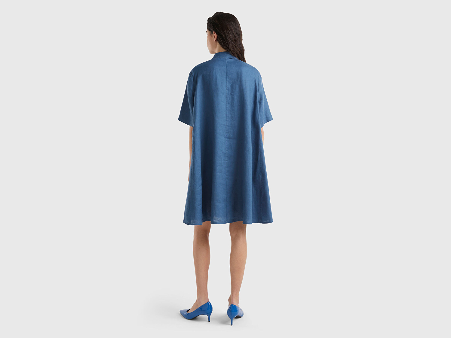 Benetton Kadın Gece Mavisi %100 Keten Düğmeli Gömlek Yaka Hafif Bol Kesim Elbise