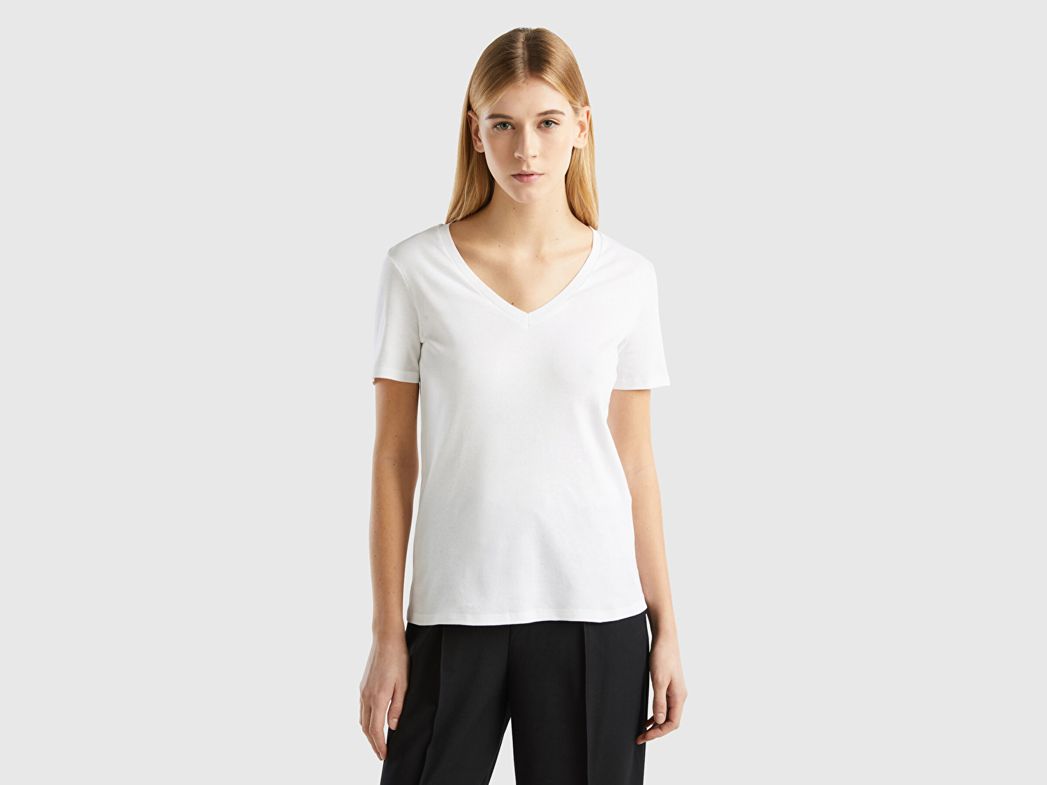 V yaka basic t-shirt store