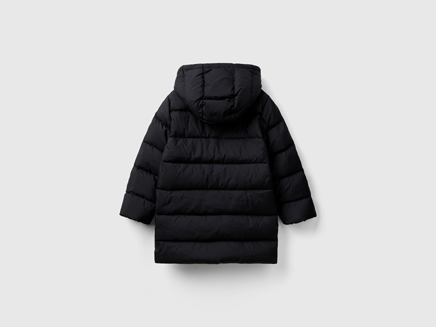 Benetton Erkek Çocuk Siyah Logo İşlemeli Kaztüyü Uzun Mont