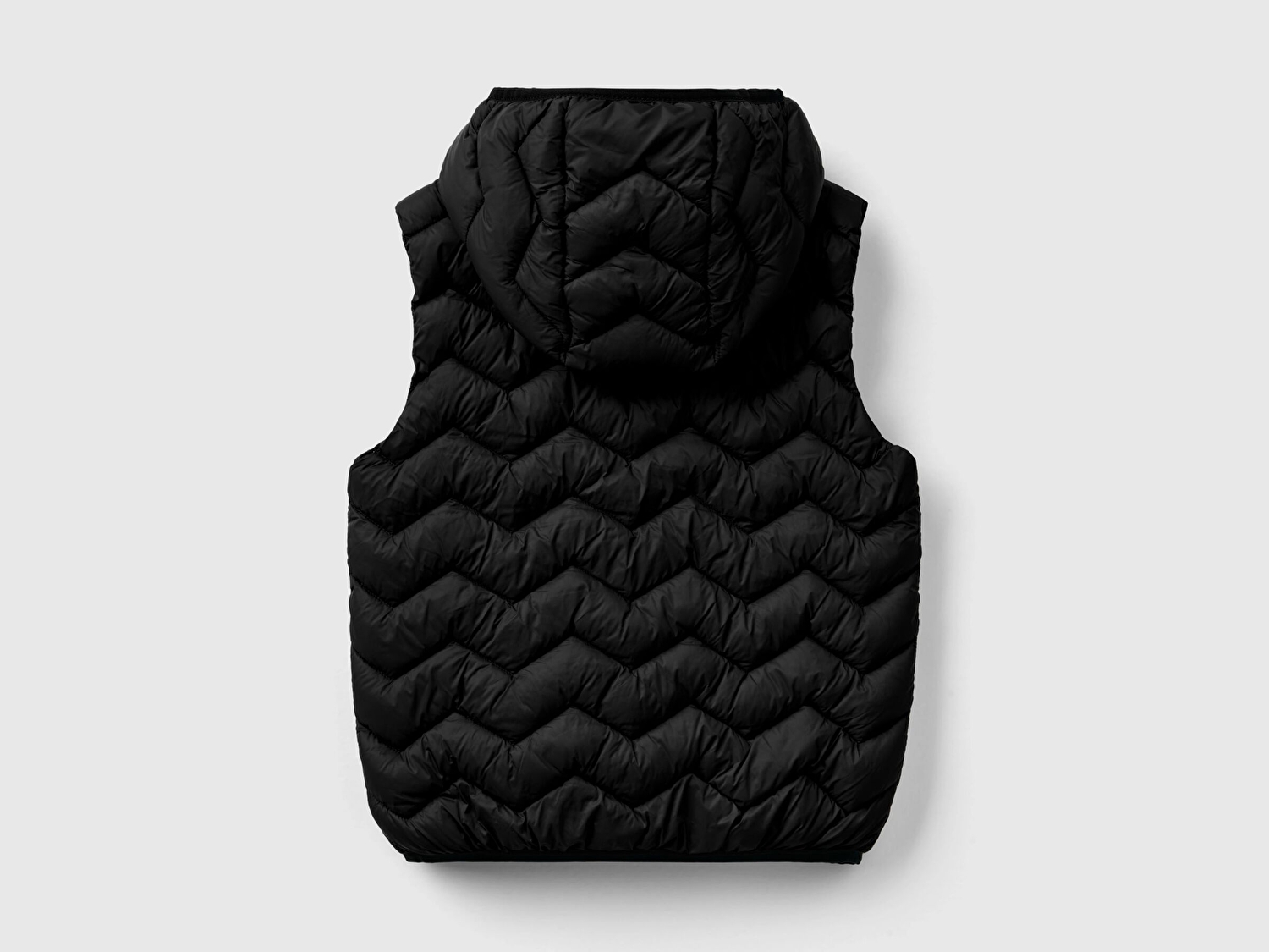 Benetton Erkek Çocuk Siyah Logo Detaylı Kapüşonlu Yelek