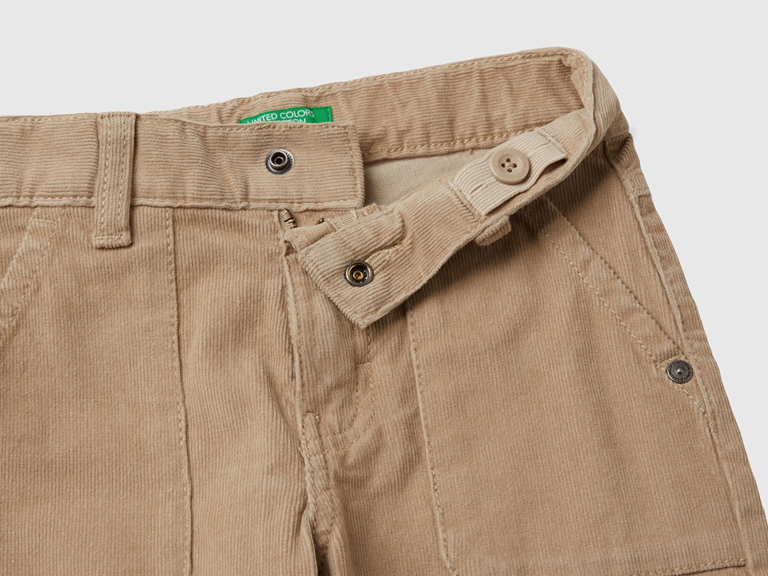 Benetton Erkek Bebek Bej Arka Cebi Logo Detaylı Lastik Paça Kadife Pantolon