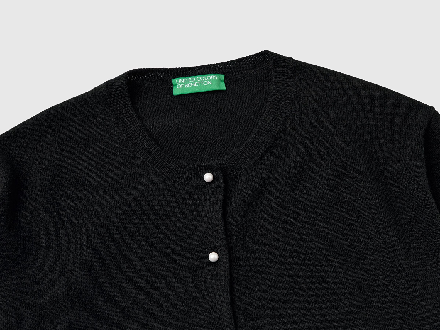 Benetton Kadın Siyah %100 Merino Bisiklet Yaka İnci Düğmeli  Hırka