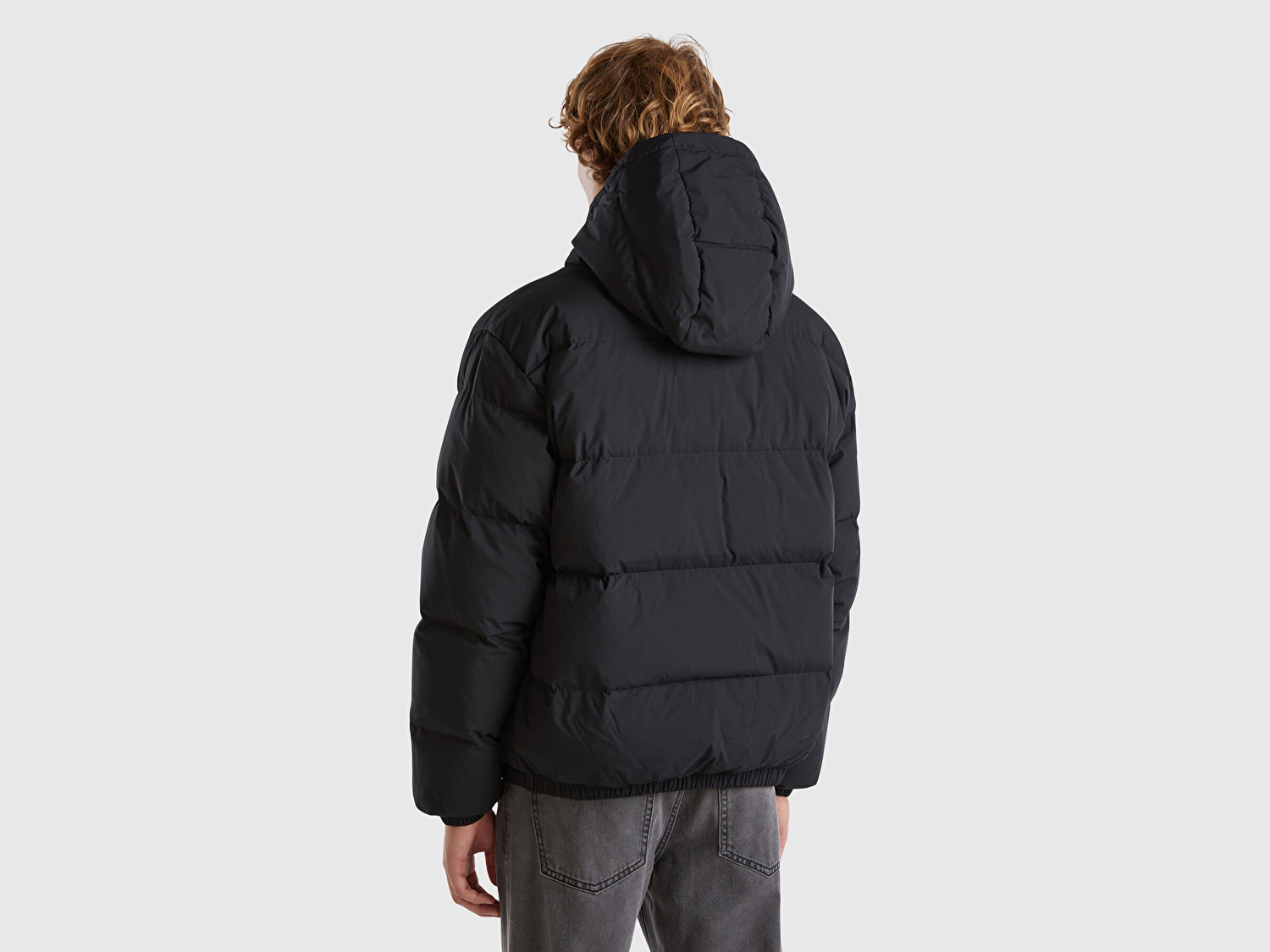 Benetton Erkek Siyah Kaz Tüyü Dolgulu Yanları Cepli Gizli Fermuarlı Kapüşonlu Mont