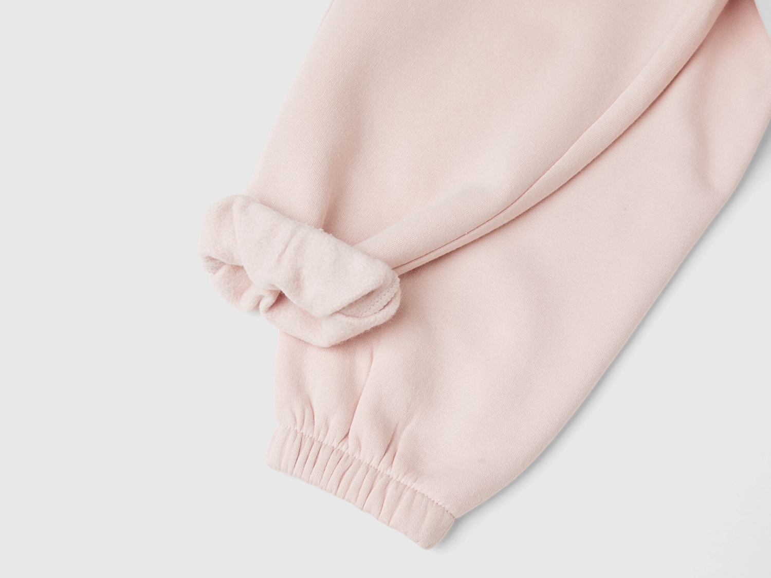 Benetton Kız Bebek Toz Pembe Arkası Logo Detaylı Beli Paçası Lastikli Büzgü İpli Eşofman Altı