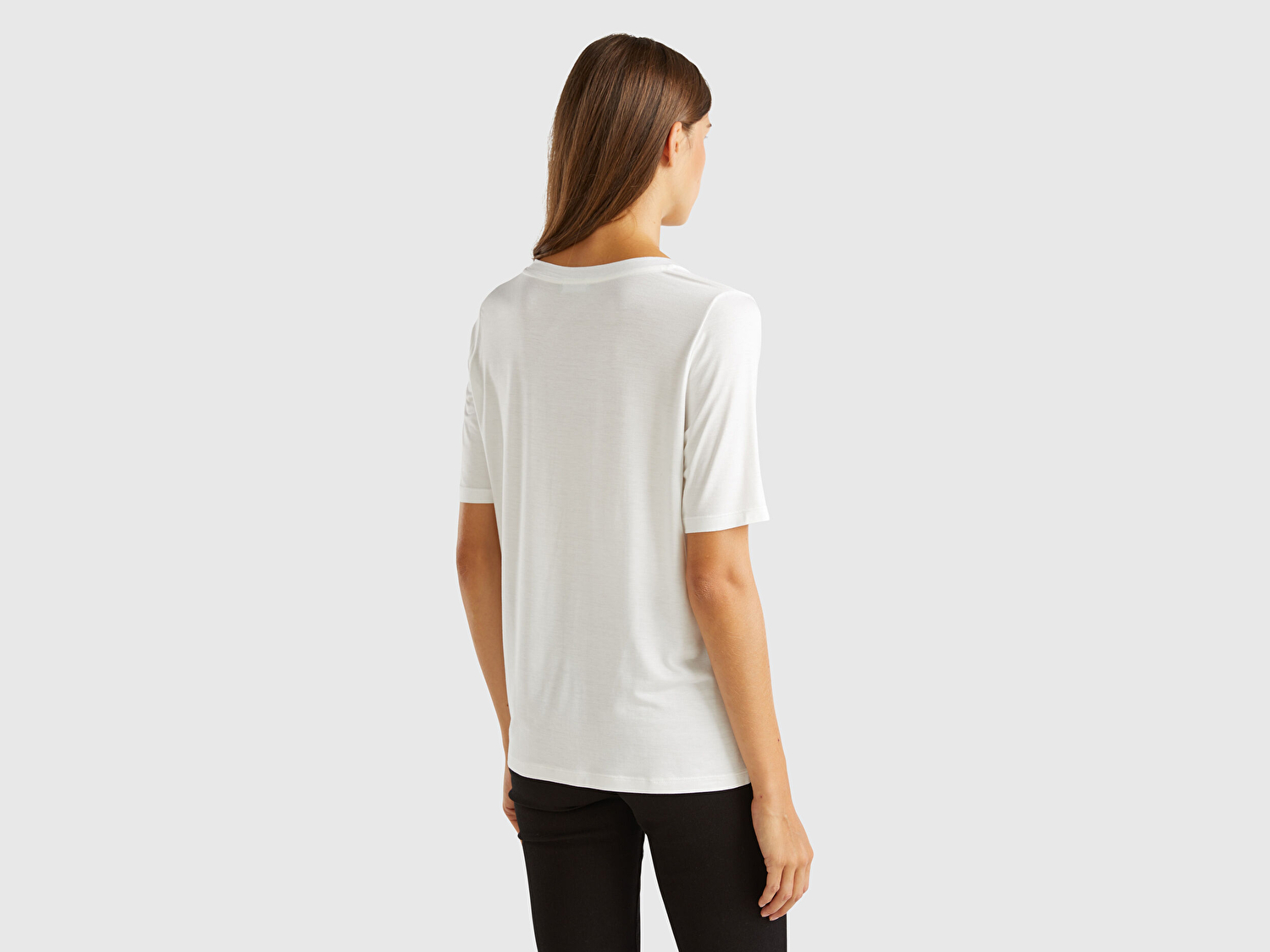 Benetton Kadın Beyaz Eko-Viskoz Regular Fit V Yaka T-Shirt