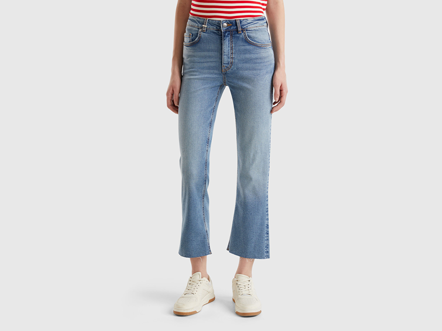 Benetton Kadın Açık Mavi Streç Pamuklu Paçası Kesik Geniş Paça Denim Pantolon