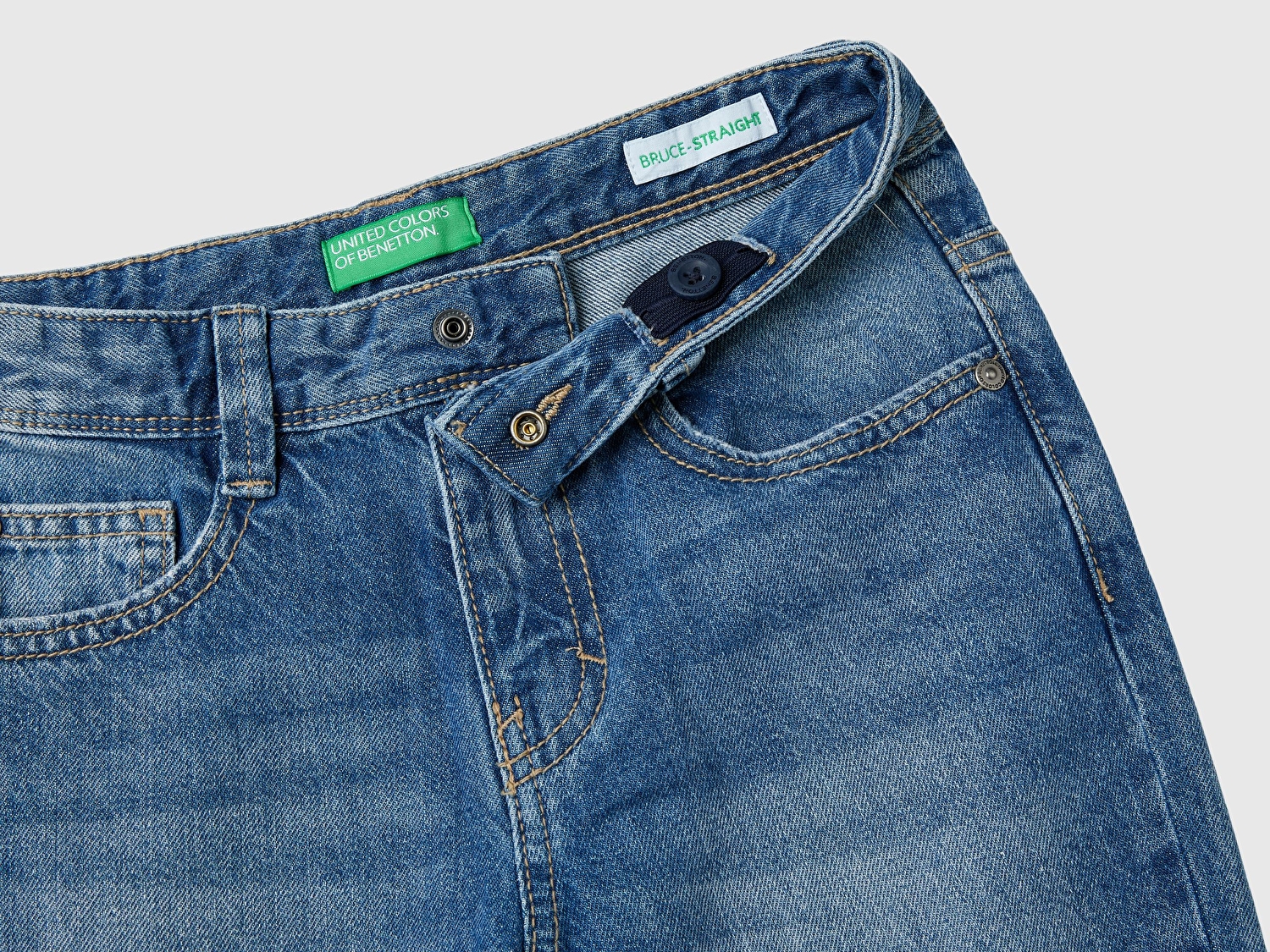 Benetton Erkek Çocuk Açık Denim Arkası Logo İşlemeli 5 Cepli Düz Kesim Denim Pantolon