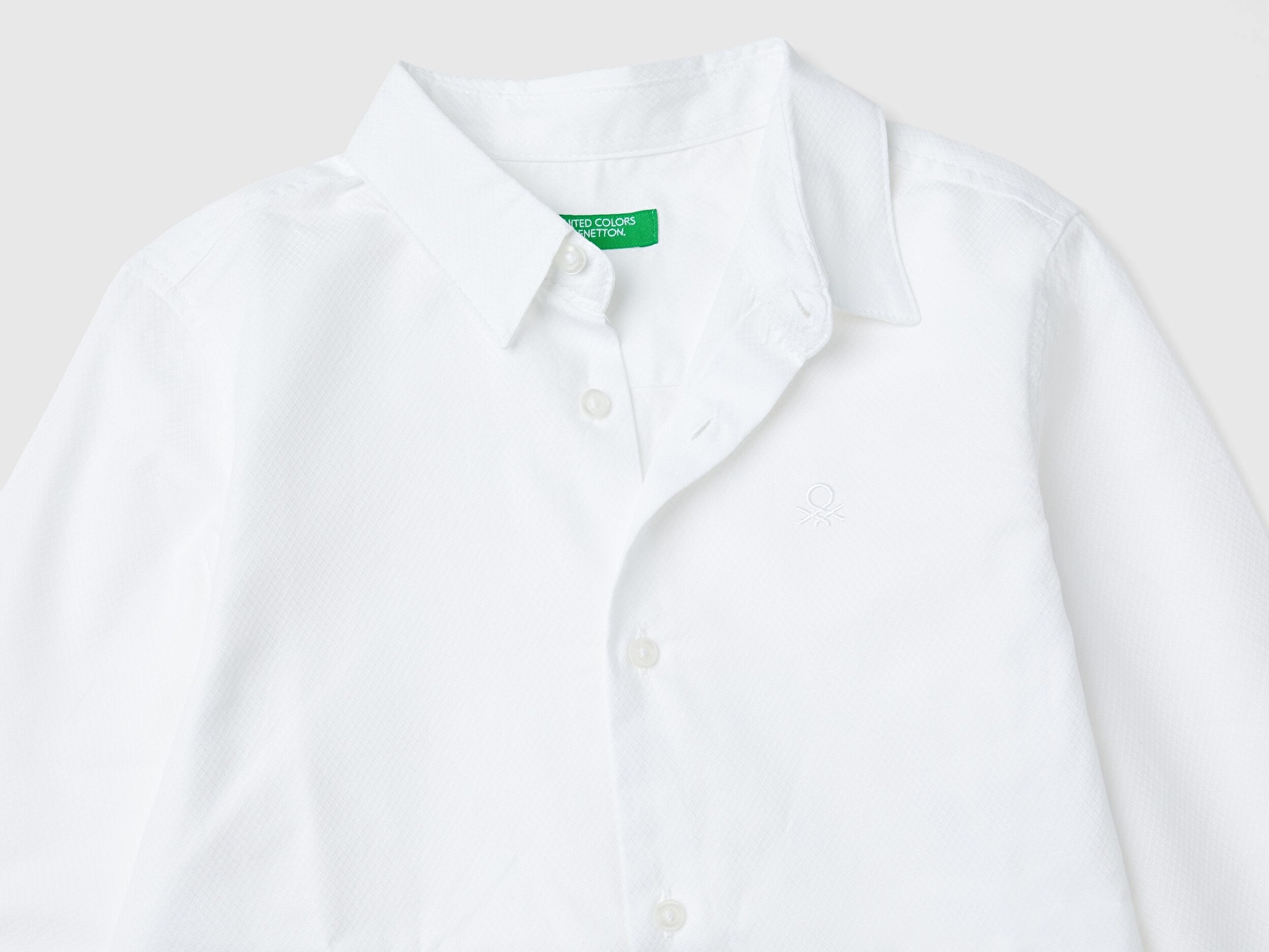 Benetton Erkek Çocuk Beyaz Önü Logo İşlemeli Düğmeli Armürlü Gömlek