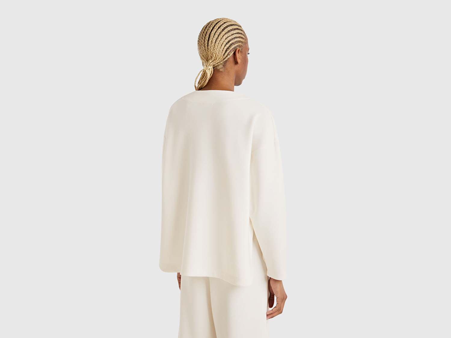 Benetton Kadın Krem Modal Karışımlı V Yaka Uzun Kollu Sweatshirt
