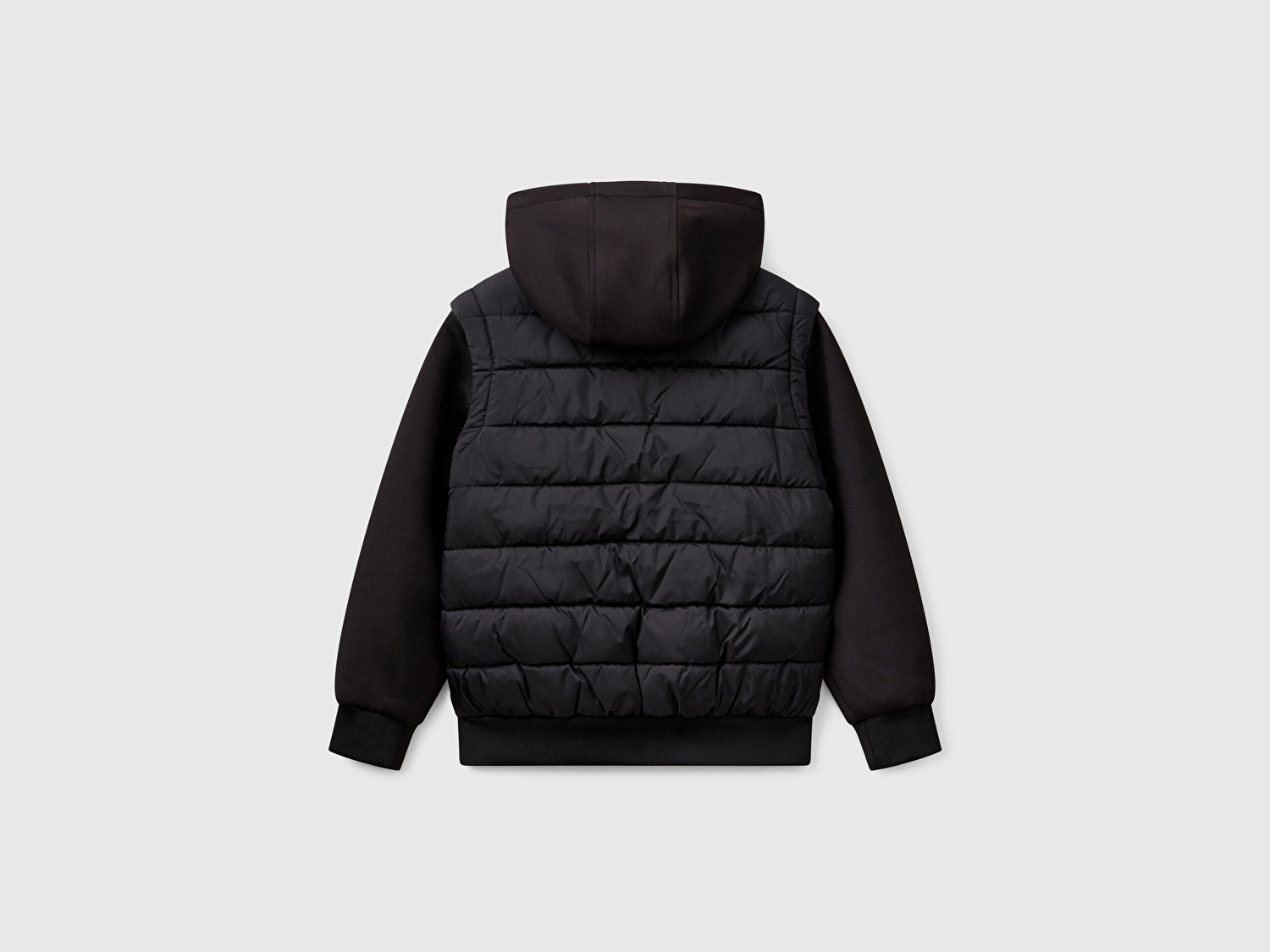 Benetton Erkek Çocuk Siyah Logo Detaylı Cepli Sentetik Dolgulu Kapüşonlu Puffer Yelek