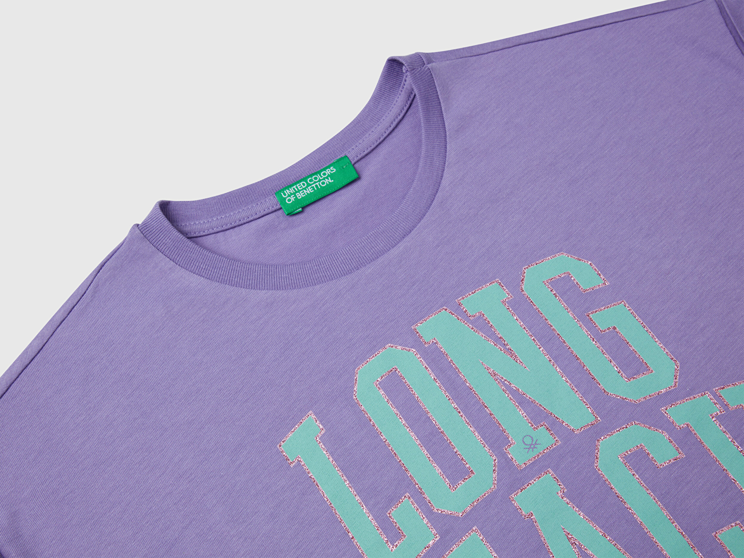 Benetton Kız Çocuk Mor Parlak Baskılı Düşük Omuz T-Shirt