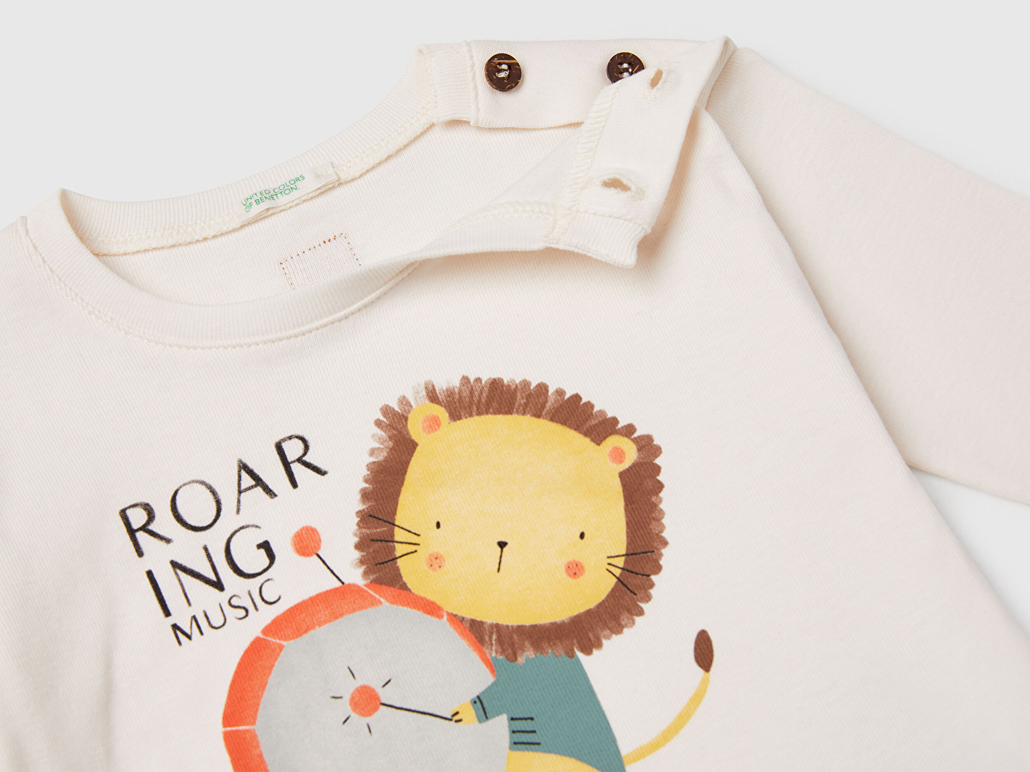 Benetton Bebek Ekru Grafik Baskılı Arkası Logo Detaylı Uzun Kollu T-Shirt