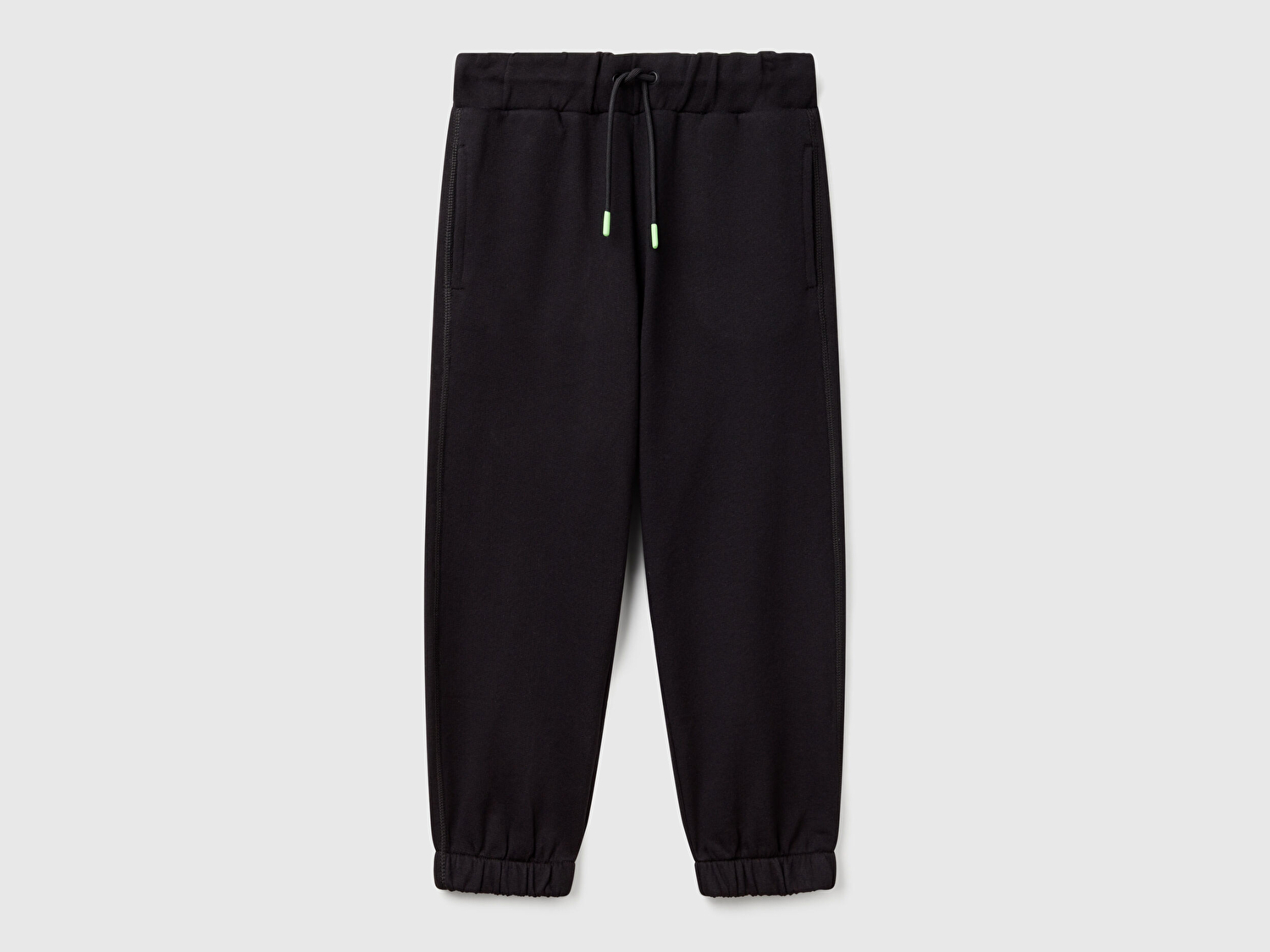 Benetton Erkek Çocuk Siyah Arka Cebi Logo Detaylı Büzgü İpli Jogger Eşofman Altı