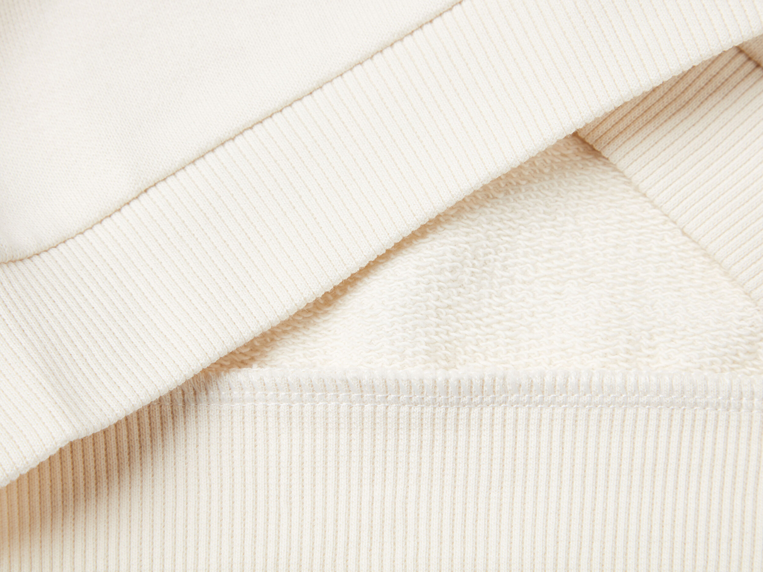 Benetton Kız Bebek Ekru Grafik Baskılı Ribanalı Bisiklet Yaka Sweatshirt