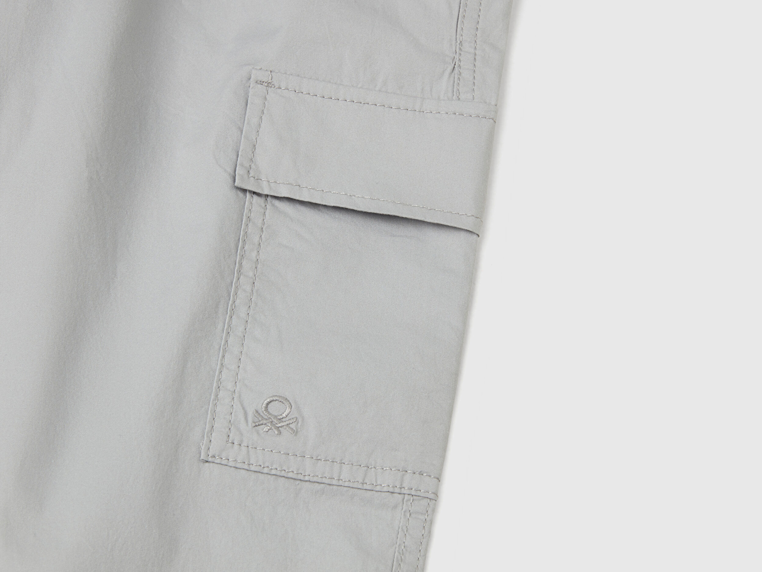 Benetton Erkek Çocuk Gri Melanj Logo Detaylı Paraşüt Pantolon