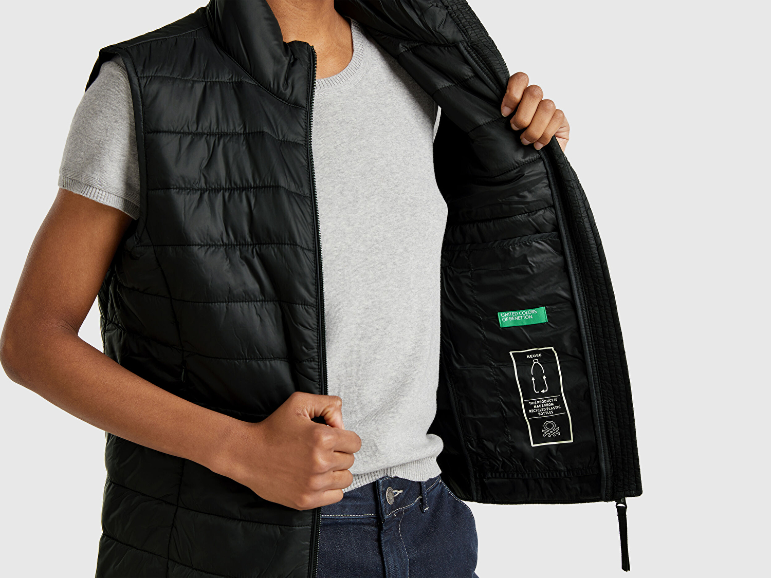 Benetton Kadın Siyah Polyester Dolgulu Fermuarlı Slim Fit Pufa Yelek