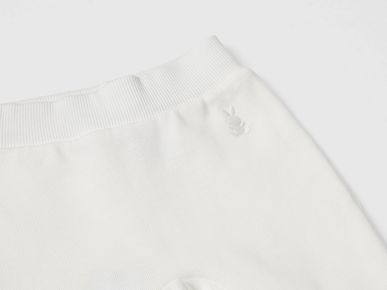 Benetton Bebek Beyaz Tavşan Baskılı Beli ve Paçası Lastikli Eşofman Altı