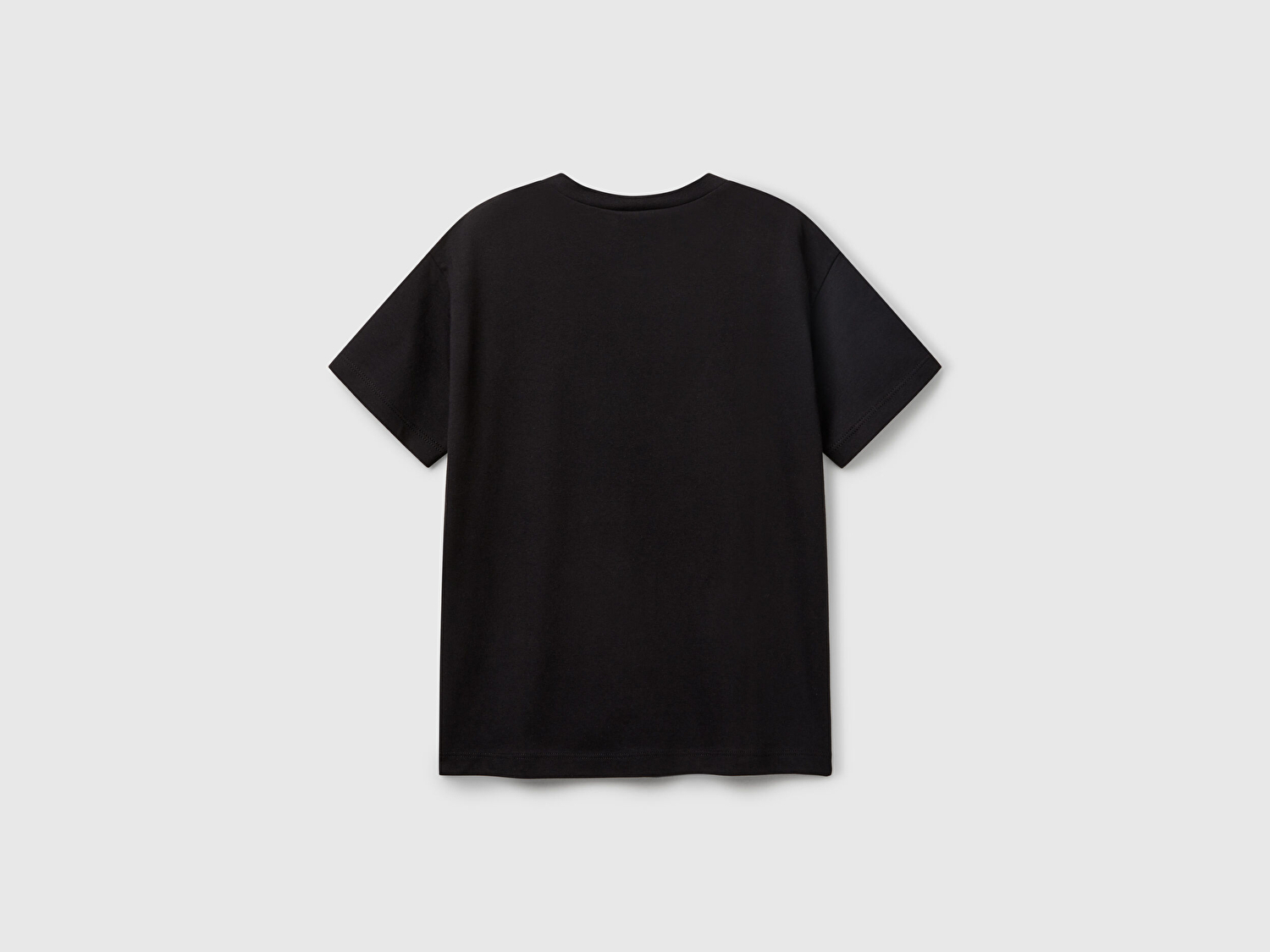 Benetton Erkek Çocuk Siyah Marvel Kahraman Baskılı Logo Etiketli T-Shirt