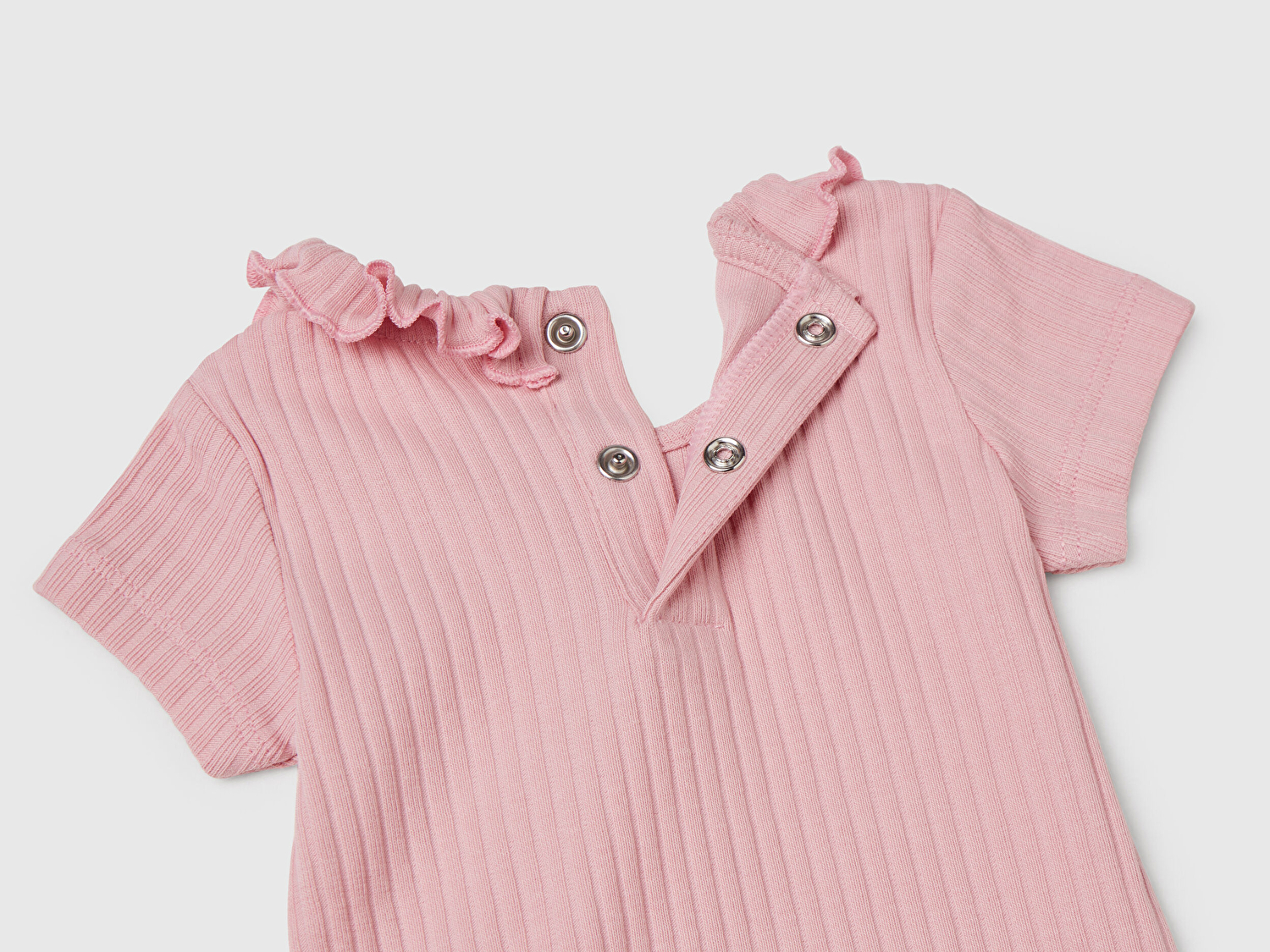Benetton Bebek Pembe Tavşan İşlemeli Yakası Fırfırlı Kısa Kollu Çıtçıtlı Body