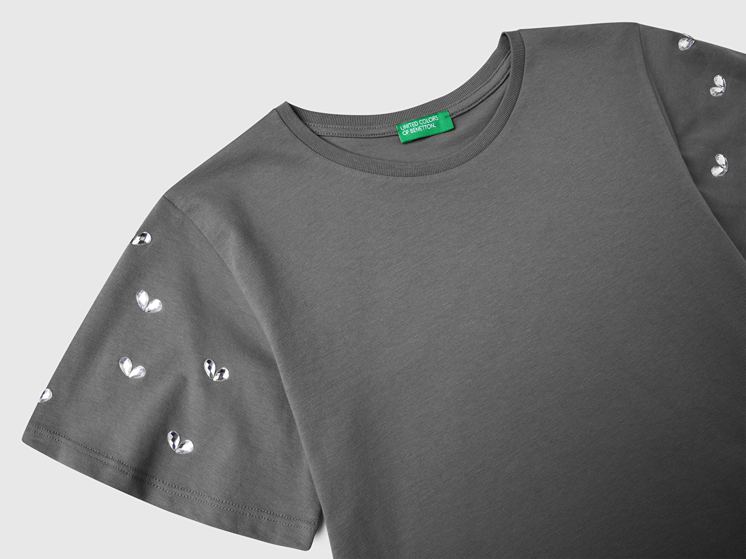 Benetton Kız Çocuk Antrasit Kolları Taş Detaylı Ribana Yakalı T-Shirt