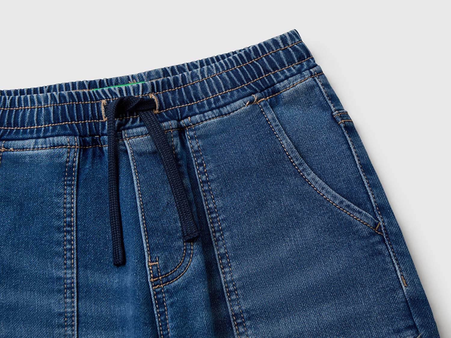 Benetton Erkek Çocuk Koyu Denim Logo Detaylı Büzgü İpli Denim Jogger Pantolon
