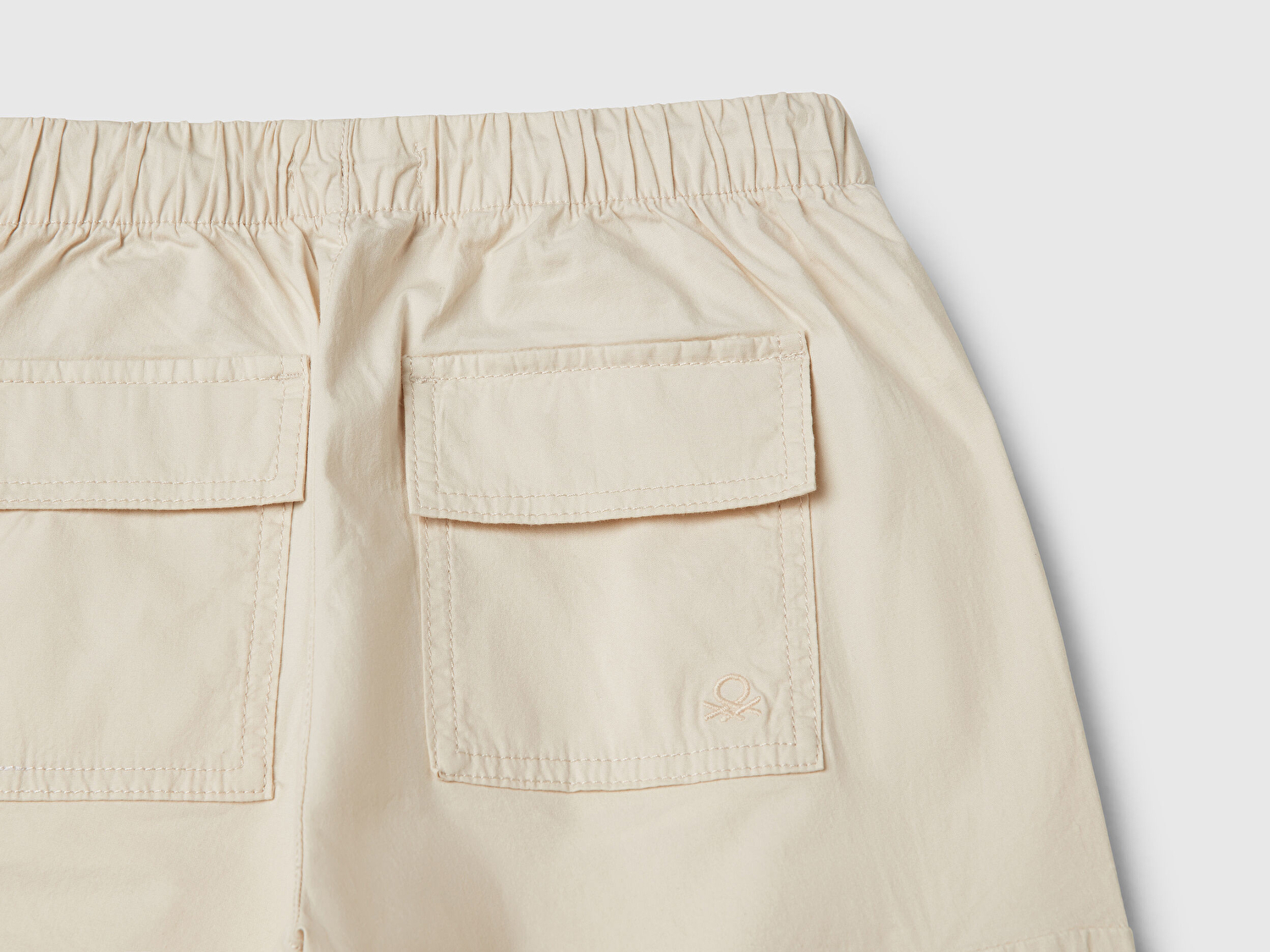 Benetton Kız Çocuk Krem Logo İşlemeli Beli Lastikli Streç Kargo Pantolon