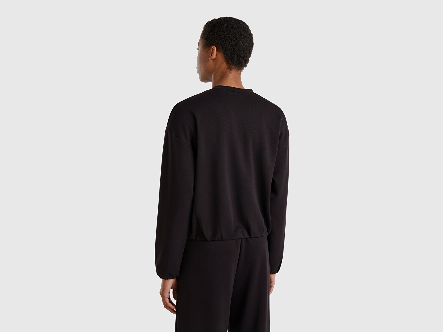 Benetton Kadın Siyah Logo Baskılı Önü Fermuarlı Beli Lastikli Sweatshirt
