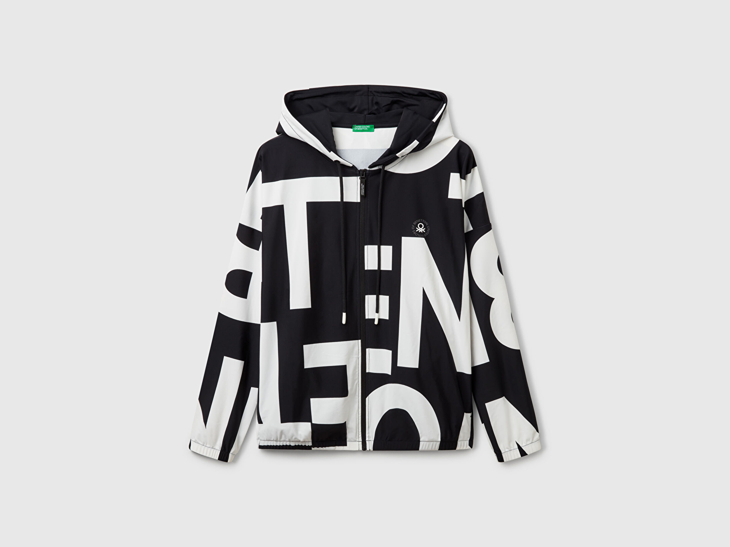 Benetton Kadın Siyah Yazı Desenli Önü Fermuarlı İp Detaylı Kapüşonlu Sweatshirt