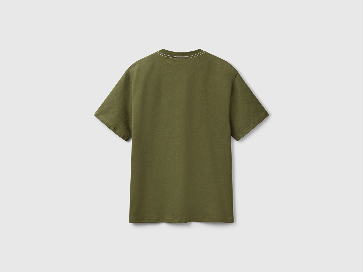 Benetton Erkek Haki %100 Pamuk Sol Önü Baskılı Relax Fit Bisiklet Yaka T-Shirt